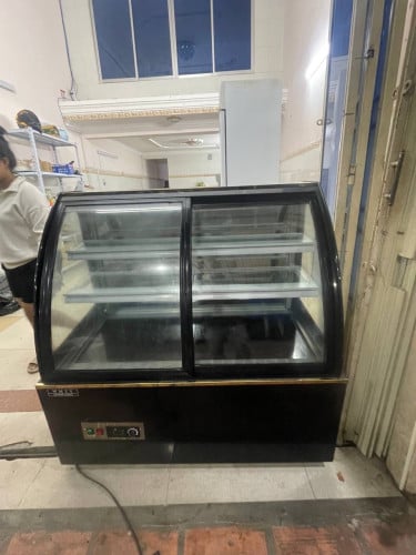 ទូតាំងនំខេកលក់