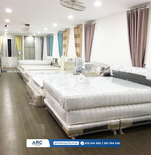 អគារជួល ទីតាំងល្អស្ថិតនៅក្រោយសាលាបាក់ទូក