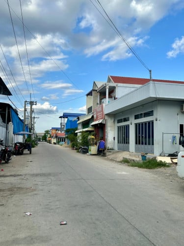 ផ្ទះកែងលក់ មានចំណូលជួលប្រចាំខែស្រាប់ៗ