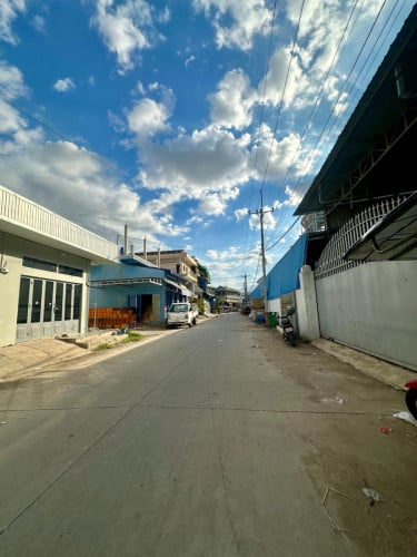 ផ្ទះកែងលក់ មានចំណូលជួលប្រចាំខែស្រាប់ៗ