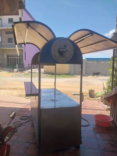 ទូកាហ្វេនឹងម៉ាស៊ីនកាហ្វេ