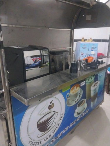 ទូកាហ្វេនឹងម៉ាស៊ីនកាហ្វេ