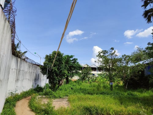 ដីសំរាប់ជួល បើកតារាងបាល់ទះ ឬ បាល់ទាត់