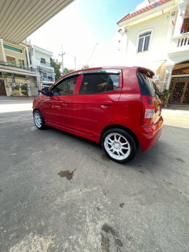 ឡានថ្មីចាក់សាំងជិះ