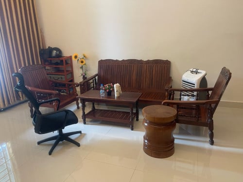 លក់សាឡុងឈើ នាងនួន លាងឈើកូនកន្លឹងតិច