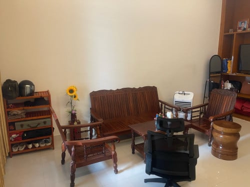 លក់សាឡុងឈើ នាងនួន លាងឈើកូនកន្លឹងតិច
