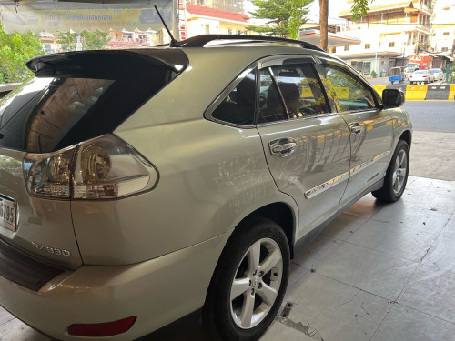 ឡានលក់ 04 អេក្រង់ ធំប៉ុងមួយ