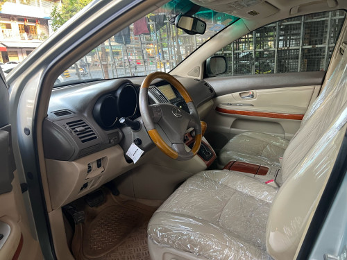 ឡានលក់ 04 អេក្រង់ ធំប៉ុងមួយ