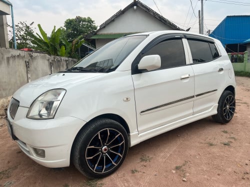 ឡានស្អាតនៅថ្មីម៉ានសុីនប្រអប់លេខអែមតំលៃ៣៧៥០ឆ្នាំ04full