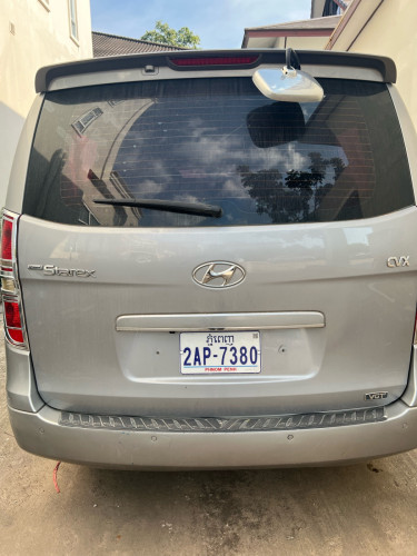 ឡានឆ្នាំ 012 លក់11500$ចចារ