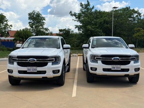 ស្តុកថ្មី 2គ្រឿង FORD RANGER XLT 2023 BI-TURBO សុីន1ជុំ