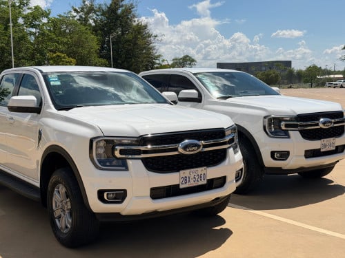 ស្តុកថ្មី 2គ្រឿង FORD RANGER XLT 2023 BI-TURBO សុីន1ជុំ