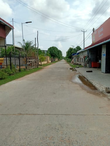 ដីលក់ កែងផ្លូវ20m