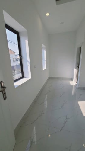 បង់320$មួយខែ ប្លង់រឹង ផ្ទះកែង2m