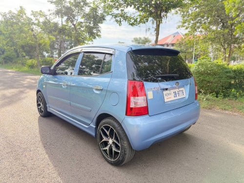 ឡានលក់ឆ្នាំ០៦​ ហ្វូល4900$​ ចរចារ