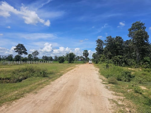 ដីលក់ 5000$ ផ្ទេរសិទ្ធលើអ្នកទិញ