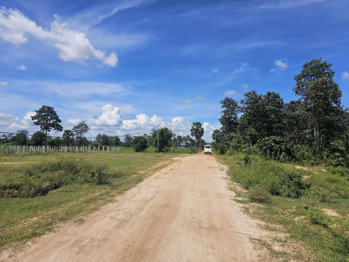 ដីលក់ 5000$ ផ្ទេរសិទ្ធលើអ្នកទិញ