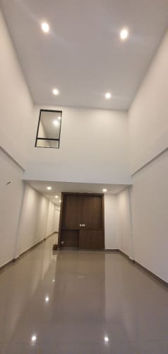 សបហោសជីបម៉ុង598 លក់បន្ទាប់