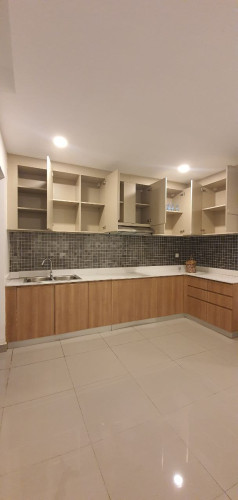 សបហោសជីបម៉ុង598 លក់បន្ទាប់