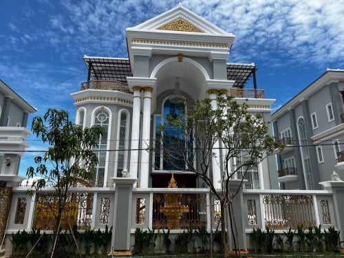 វីឡាជួល បុរី វិមានភ្នំពេញ 598 ល្អធំទូលាយ ជិតសាលាអន្តរជាតិធំ