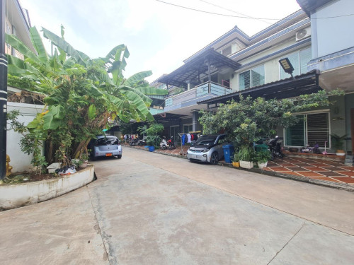 ផ្ទះសំរាប់លក់ បុរី 999 ជិតផ្លូវ 371ងាយស្រួលរស់នៅ ស្ងប់ស្ងាត់