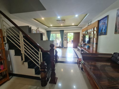 ផ្ទះសំរាប់លក់ បុរី 999 ជិតផ្លូវ 371ងាយស្រួលរស់នៅ ស្ងប់ស្ងាត់