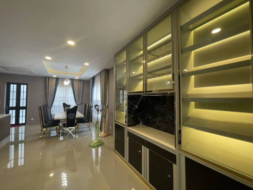 ឃ្វីនB សម្រាប់លក់ | Queen B for sale (បុរីជីបម៉ុងលែន 50ម៉ែត្រ)