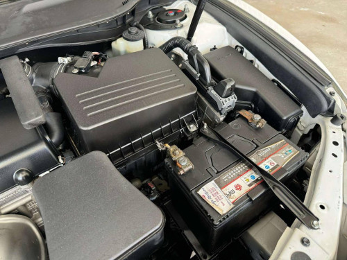 ឡានលក់ Camry 09 LE កៅអីចុច ព៉ោង9 ក្នុងលឿង ម៉ាញ៉េJBL មានហ្រ្វាំងABS & VSC ពណ៌ស