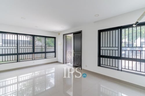 #FORSALE🏠 វីឡាភ្លោះ 4 បន្ទប់គេង -​📍ជីបម៉ុង Landmark 60M, ភ្នំពេញ