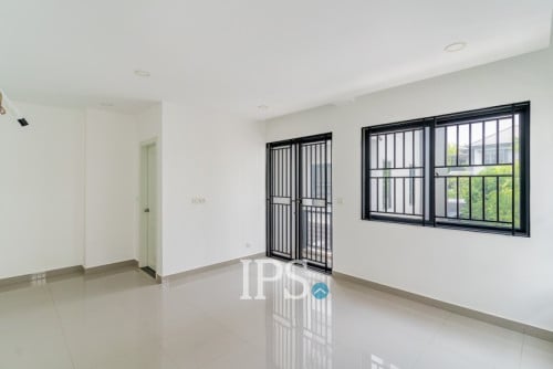 #FORSALE🏠 វីឡាភ្លោះ 4 បន្ទប់គេង -​📍ជីបម៉ុង Landmark 60M, ភ្នំពេញ
