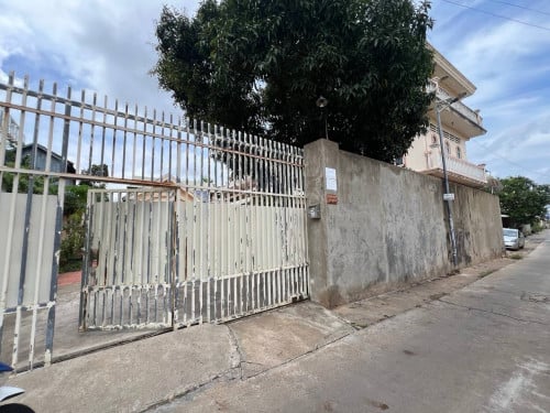 ផ្ទះសម្រាប់លក់ (House for sale)