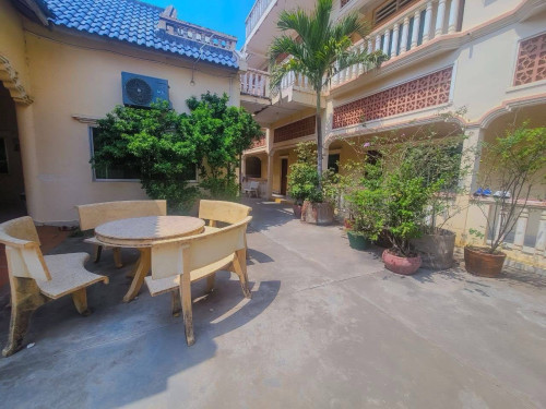 ផ្ទះសម្រាប់លក់ (House for sale)