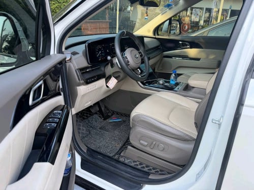 * Kia Canival 2021 Full Options ម៉ាស៊ូត ( ទឹកថ្នាំសុិនមួយជុំ)
