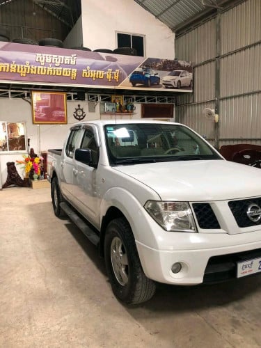 លក់ឡានធូរថ្លៃNissan Navara ឆ្នាំ2012 ប៉ុង2អូតូកាប់ពីតាស់