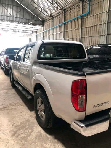លក់ឡានធូរថ្លៃNissan Navara ឆ្នាំ2012 ប៉ុង2អូតូកាប់ពីតាស់