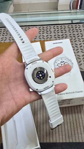 ទើបកាត់បាន១ដើម ស្អាត់Samsung watch 8 classic 46mm White 99%249$