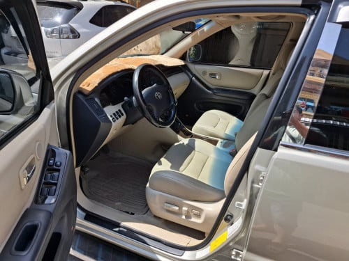 លក់TOYOTA HIGHLANDER 2002ប៉ុង1  LIMITED