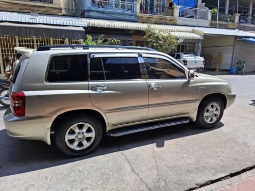 លក់TOYOTA HIGHLANDER 2002ប៉ុង1  LIMITED