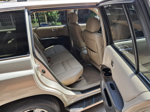លក់TOYOTA HIGHLANDER 2002ប៉ុង1  LIMITED