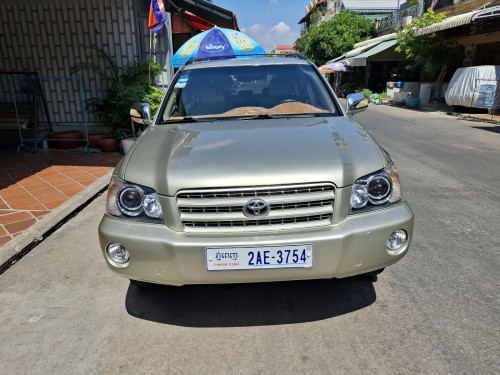 លក់TOYOTA HIGHLANDER 2002ប៉ុង1  LIMITED