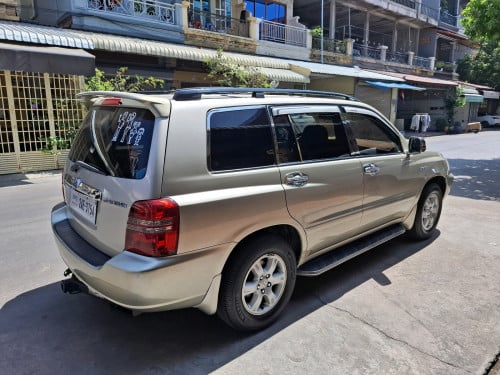 លក់TOYOTA HIGHLANDER 2002ប៉ុង1  LIMITED