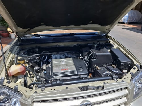 លក់TOYOTA HIGHLANDER 2002ប៉ុង1  LIMITED