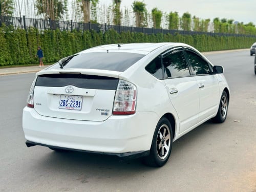 ឡានលក់ Toyota Prius 06 full option ពណ័ស