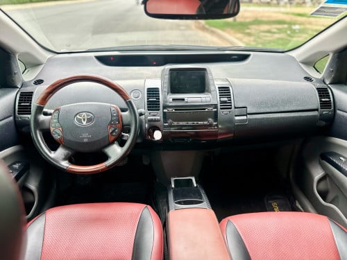 ឡានលក់ Toyota Prius 06 full option ពណ័ស