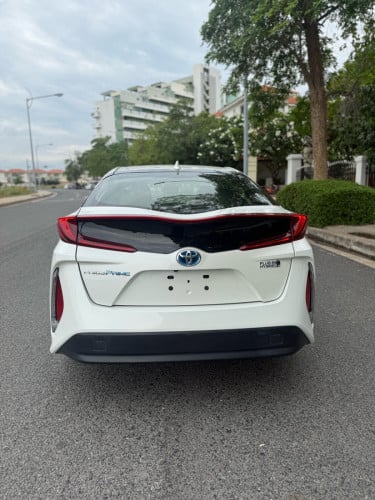 ស្តុកថ្មីToyota Prius prime 2017 Full premium 27500$