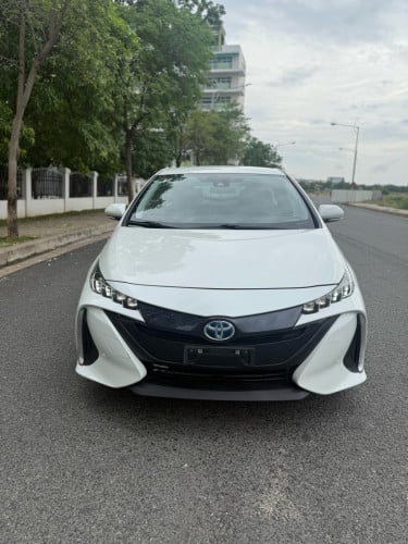 ស្តុកថ្មីToyota Prius prime 2017 Full premium 27500$