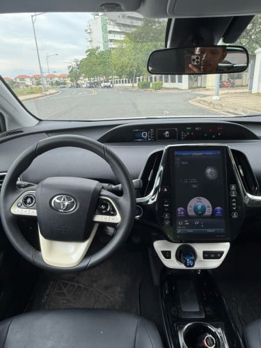 ស្តុកថ្មីToyota Prius prime 2017 Full premium 27500$
