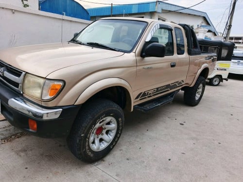 លក់ឡានធូរថ្លៃToyota Tacoma ឆ្នាំ1999 V4 ប៉ុង1
