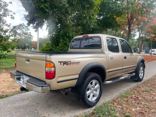 ឡានលក់បងប្អូនToyota Tacomaឆ្នាំ2001ប៉ុង1សាំងហ្គាស់ហើយស្រេចតំលៃត្រឹមតែ9500$ចរចារខ្លះរៀបចំហើយស្រេច