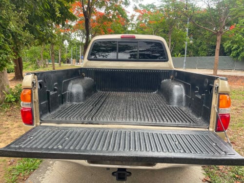 ឡានលក់បងប្អូនToyota Tacomaឆ្នាំ2001ប៉ុង1សាំងហ្គាស់ហើយស្រេចតំលៃត្រឹមតែ9500$ចរចារខ្លះរៀបចំហើយស្រេច